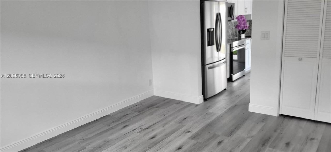 3421 Ne 5th Ave #A - Photo 3 of 9