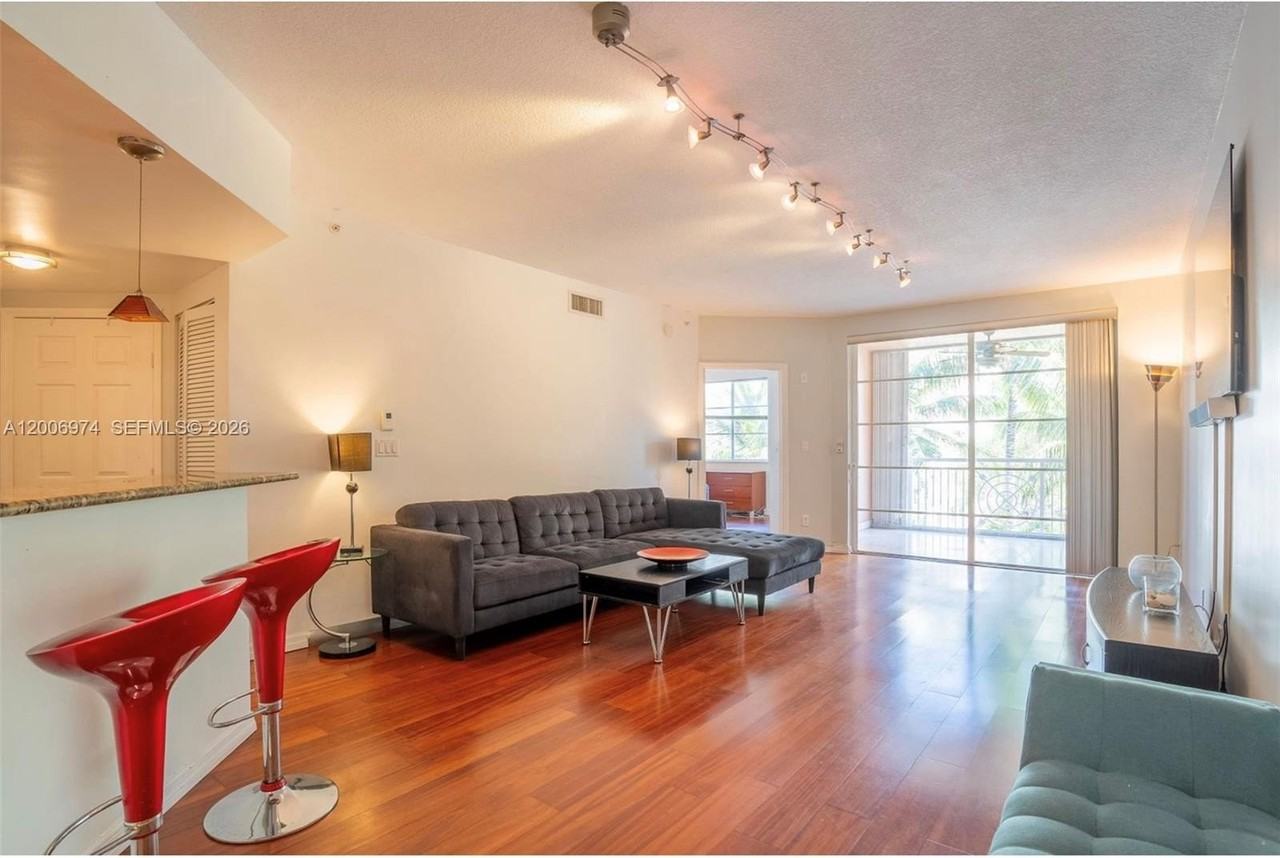 151 Michigan Ave #533 - Photo 2 of 38