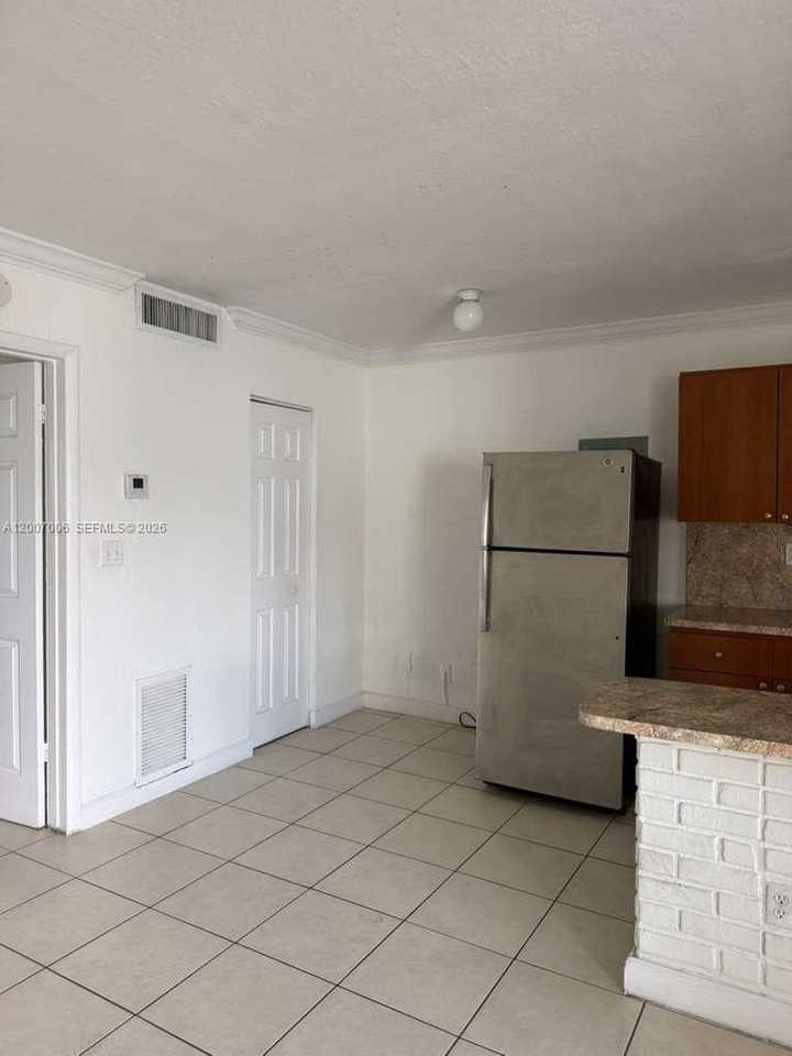 890 Nw 45th Ave #25 - Photo 2 of 8