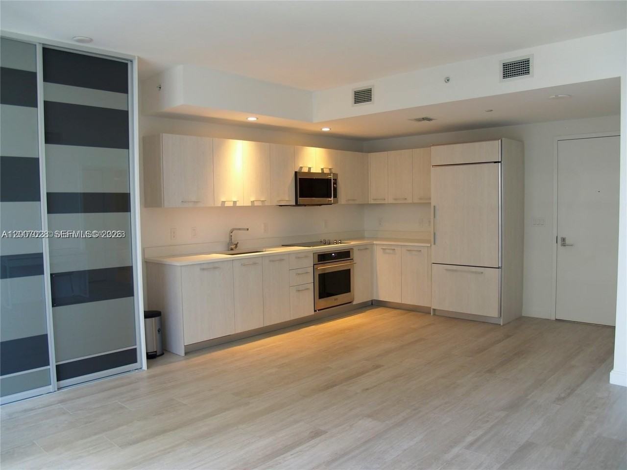 55 Sw 9th St #2502