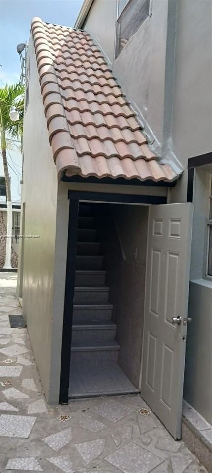 2272 Sw 8th St #3 - Photo 5 of 23