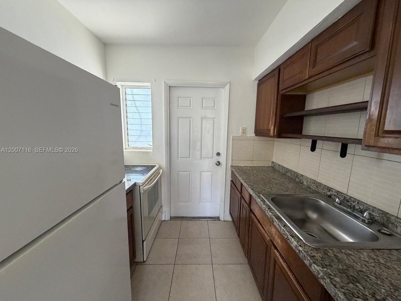 8321 Crespi Blvd #6 - Photo 2 of 4