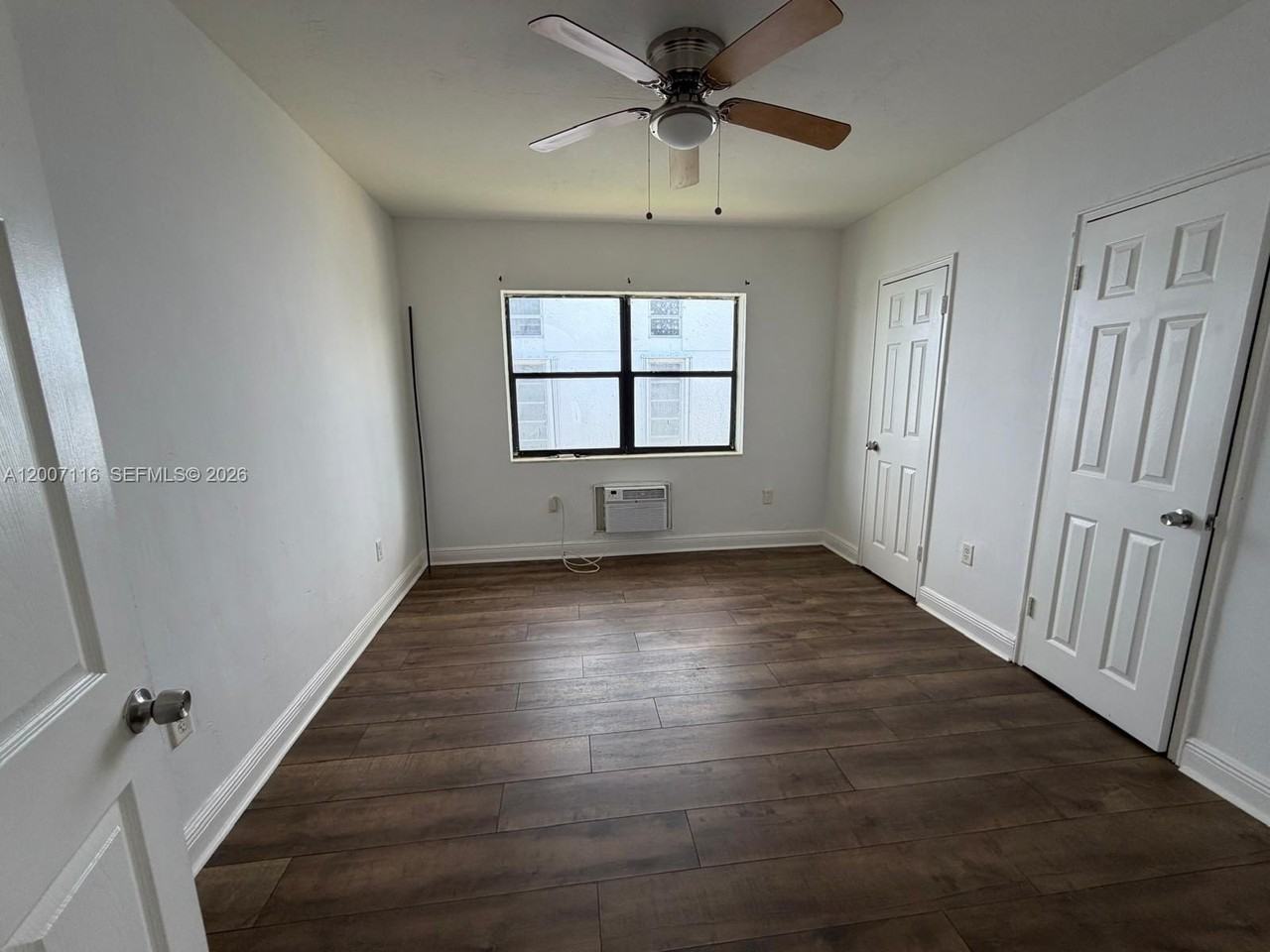 8321 Crespi Blvd #6 - Photo 4 of 4