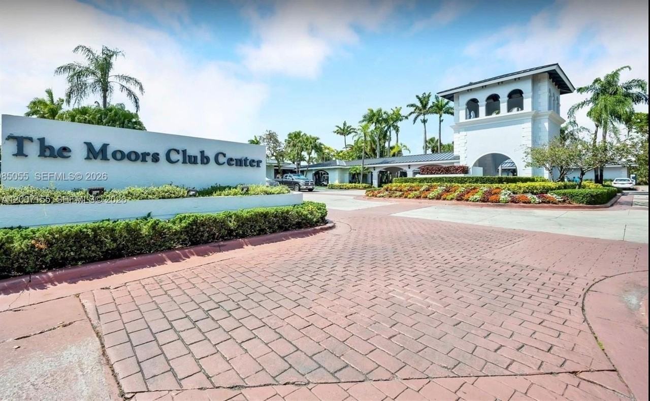 17317 Nw 63rd Ave - Photo 2 of 23