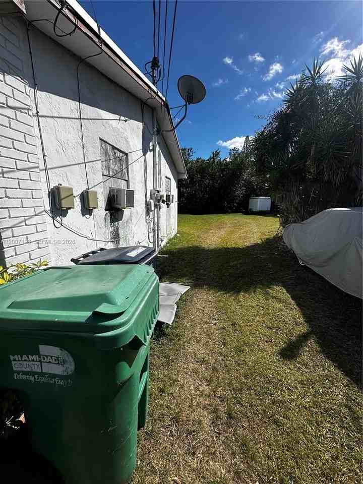 10452 Sw 177th St #10452 - Photo 5 of 23