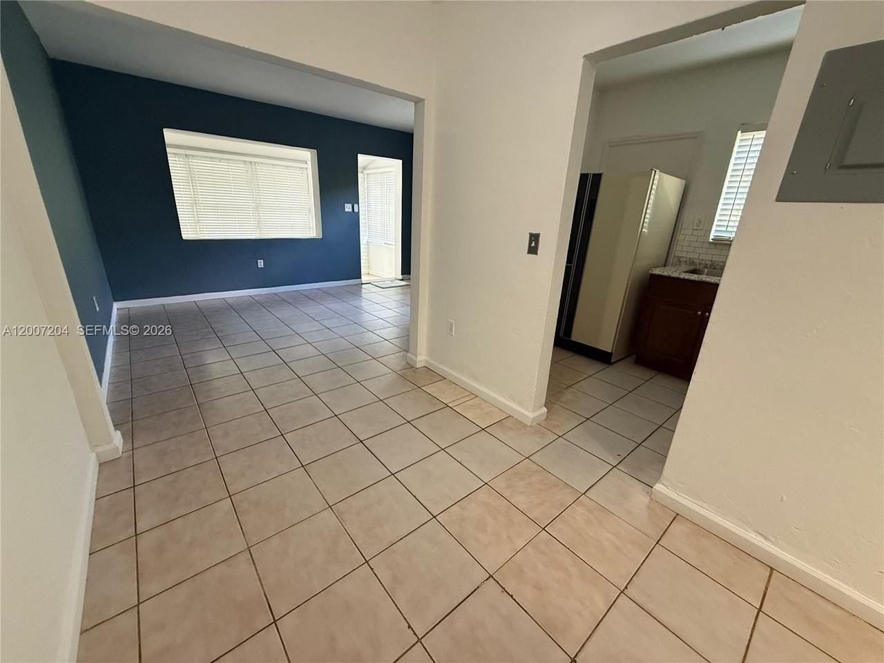 2483 Sw 11th St #2483 - Photo 3 of 12