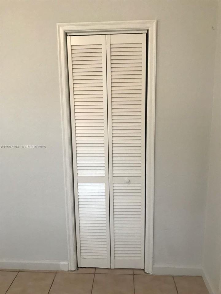 2483 Sw 11th St #2483 - Photo 6 of 12