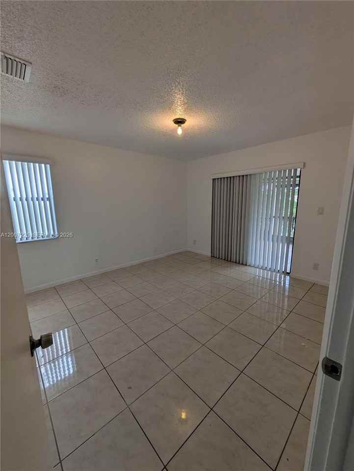 8033 Nw 41st Ct #0 - Photo 4 of 15