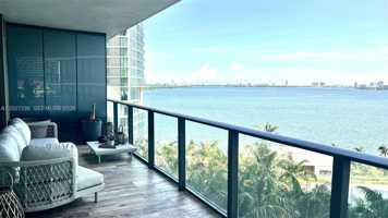 featured image of 650 Ne 32nd St #1001