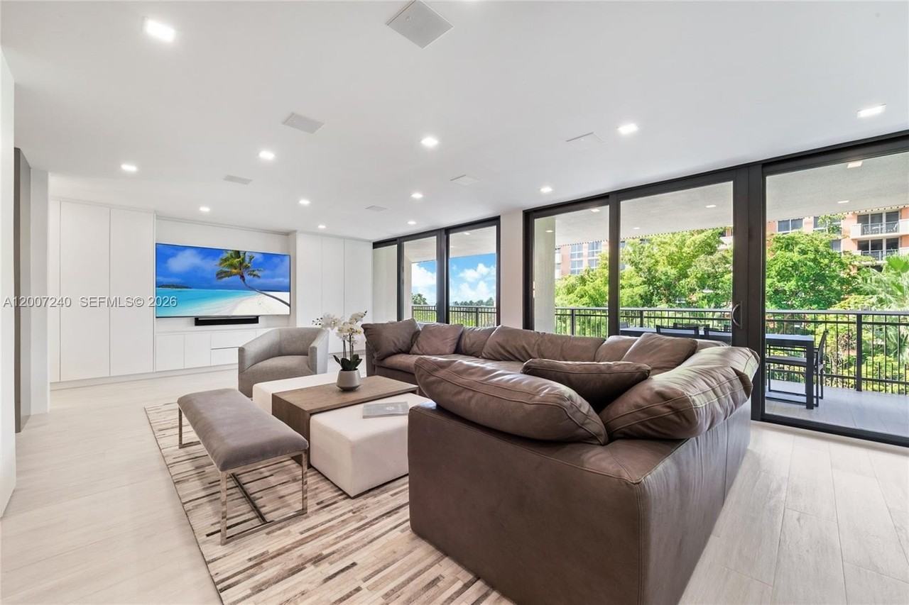2901 S Bayshore Dr #5E - Photo 6 of 18