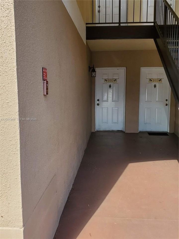 815 W Boynton Beach Blvd #14-102 - Photo 4 of 24