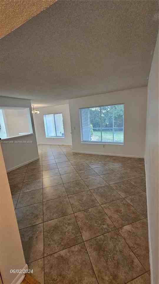 815 W Boynton Beach Blvd #14-102 - Photo 6 of 24