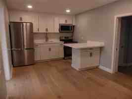 featured image of 161 Nw 40th St #4