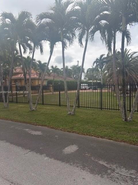 7090 Sw 62nd St #0 - Photo 7 of 26