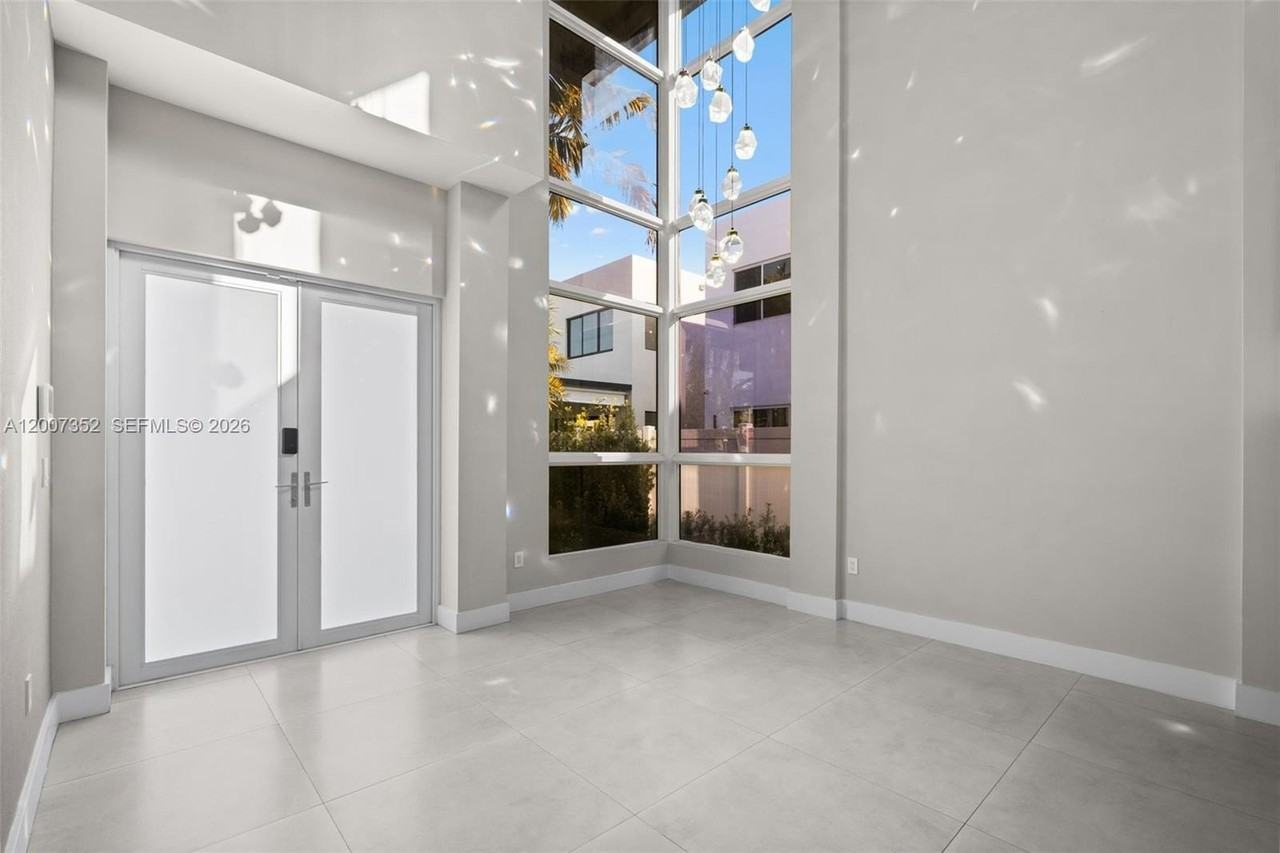 7534 Nw 98th Ave #7534 - Photo 3 of 49