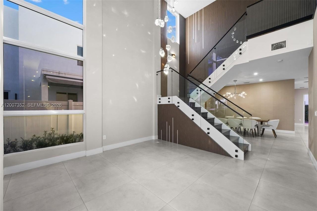 7534 Nw 98th Ave #7534 - Photo 4 of 49