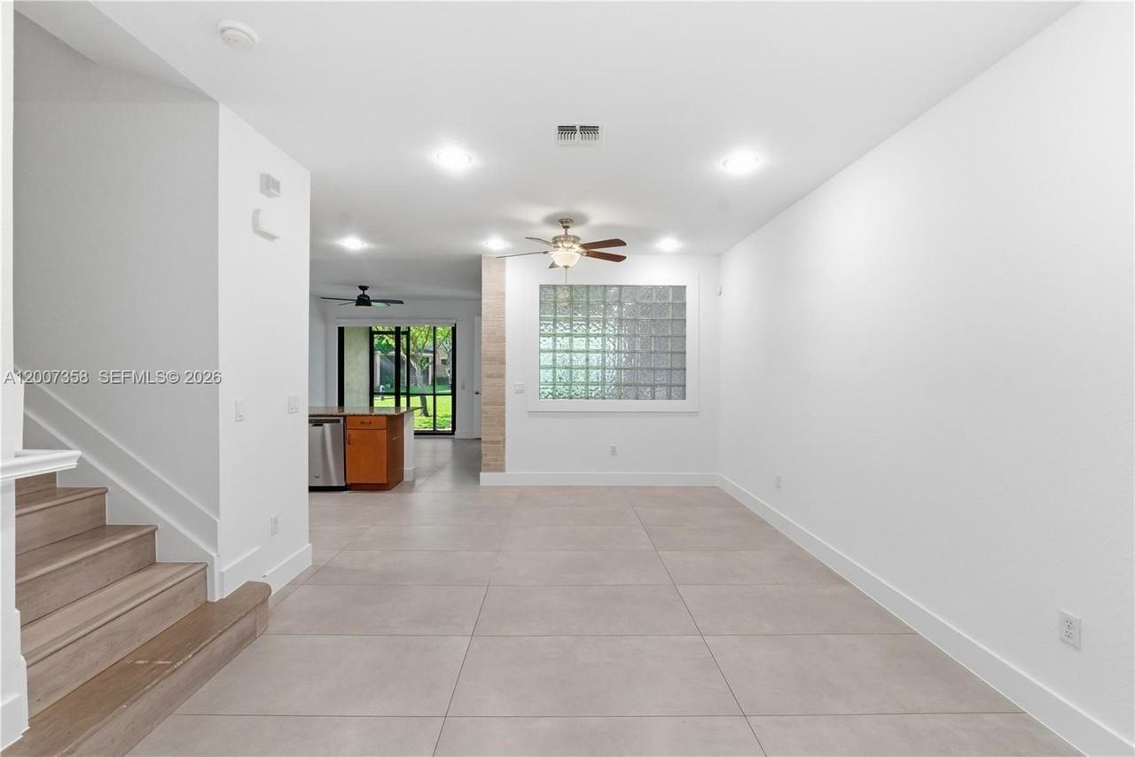 13012 Riverwalk Cir N - Photo 4 of 26