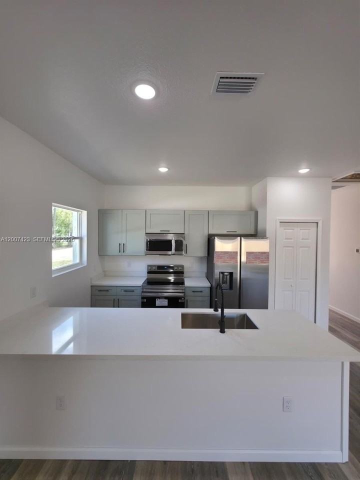 14659 Sw 22nd Pl - Photo 6 of 19