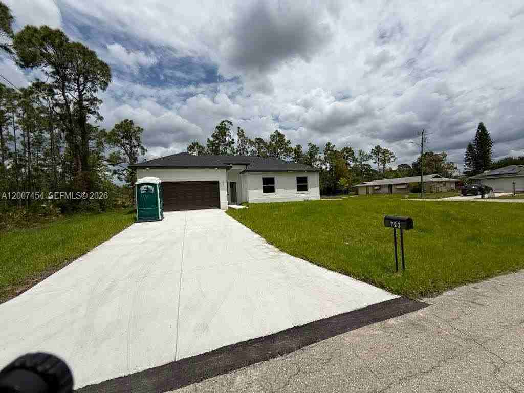 723 Epps Brown St E #723 - Photo 3 of 28