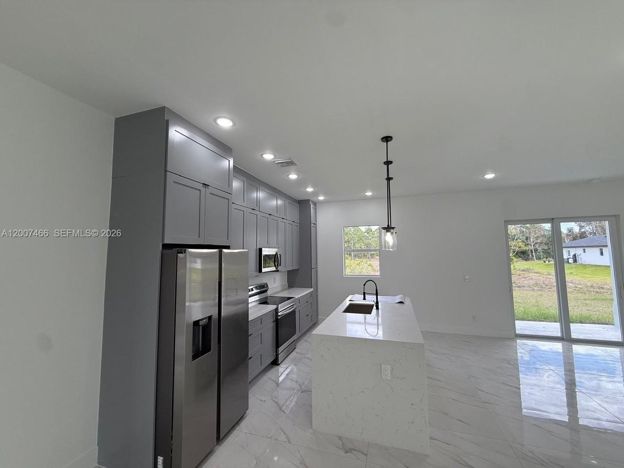1089 Eisenhower Blvd #1089 - Photo 5 of 21