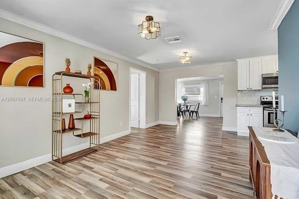 6941 Boston Dr - Photo 3 of 31