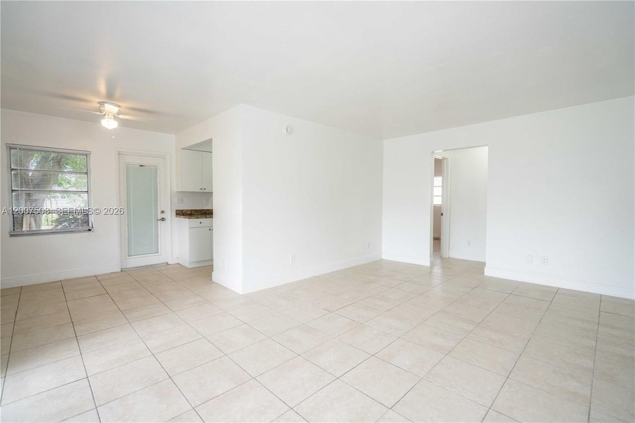 1812 Ne 20th Ave #1 - Photo 5 of 19