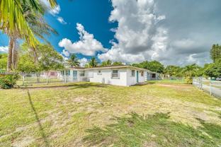 1200 Nw 102nd St #1202 - Photo 1 of 1