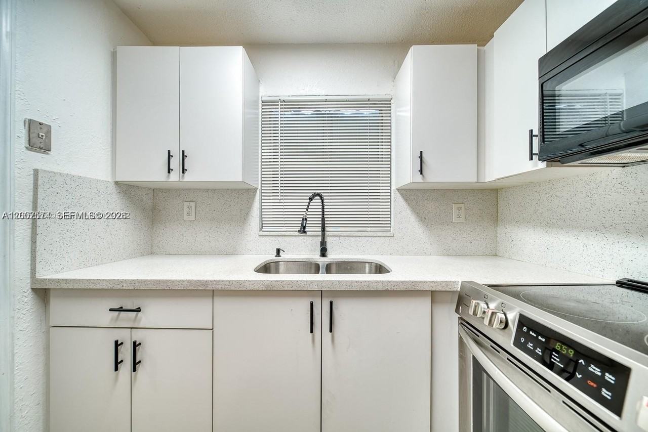 1200 Nw 102nd St #1202 - Photo 6 of 17