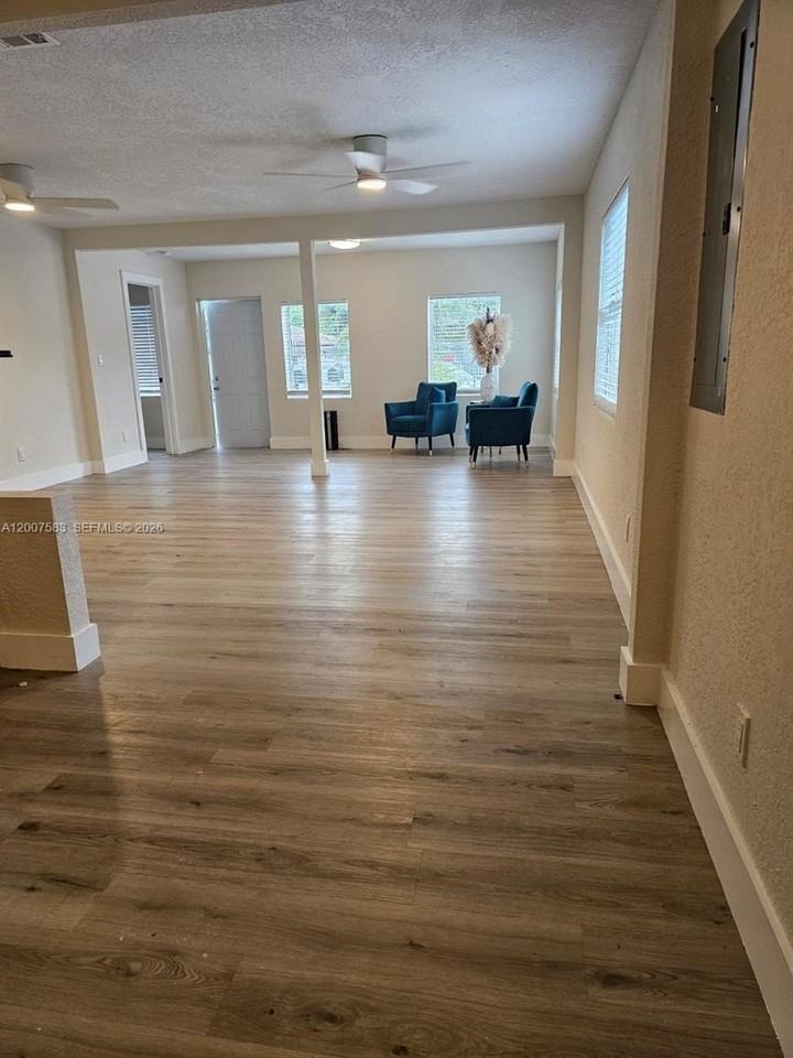 1865 Nw 45th St #1 - Photo 7 of 11