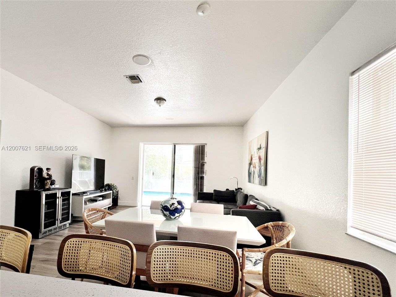 1901 Cedar Ct - Photo 6 of 18