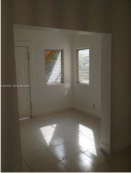 305 Ne 2nd Ave #NA - Photo 6 of 17