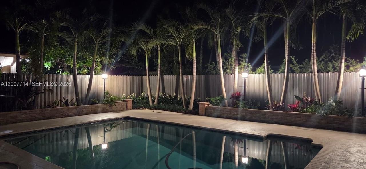 15412 Sw 177th Ter - Photo 3 of 31