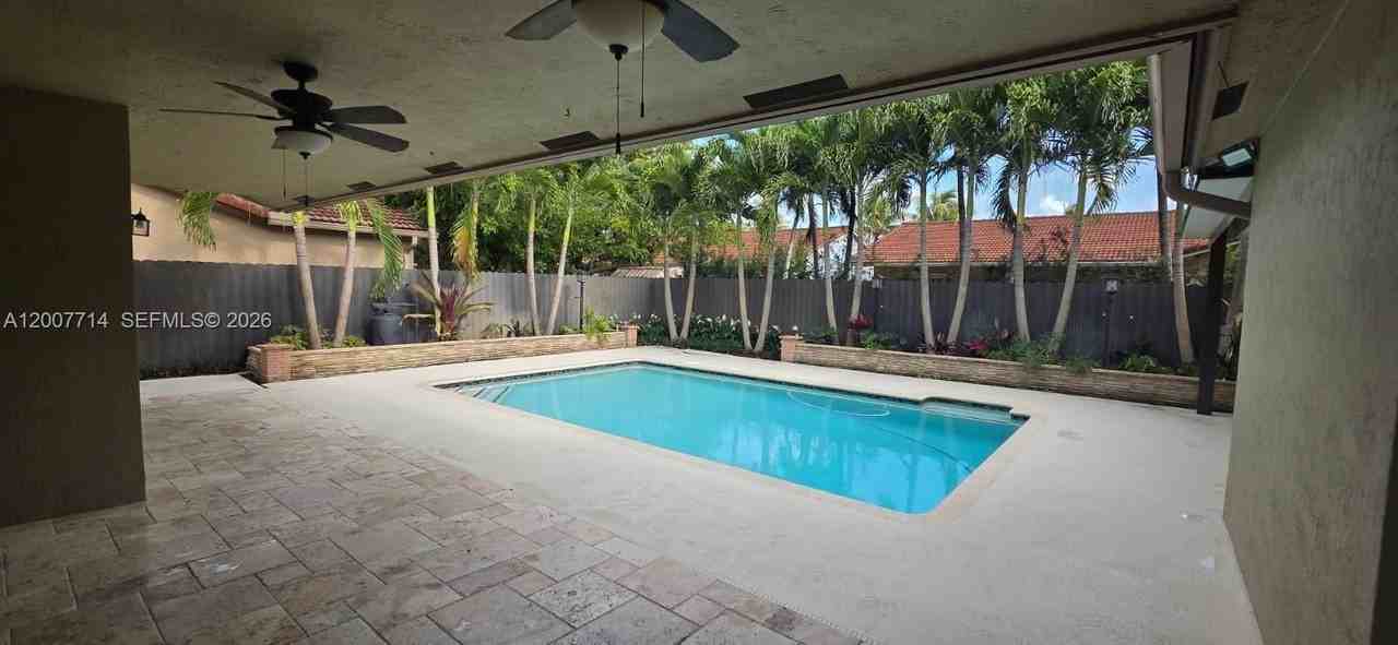 15412 Sw 177th Ter - Photo 5 of 31