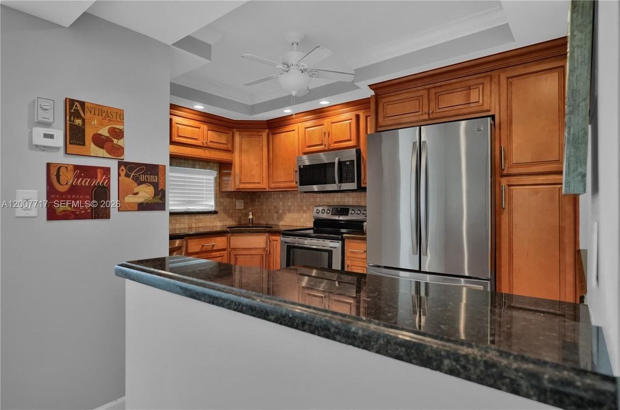 8941 S Hollybrook Blvd #203 - Photo 4 of 24