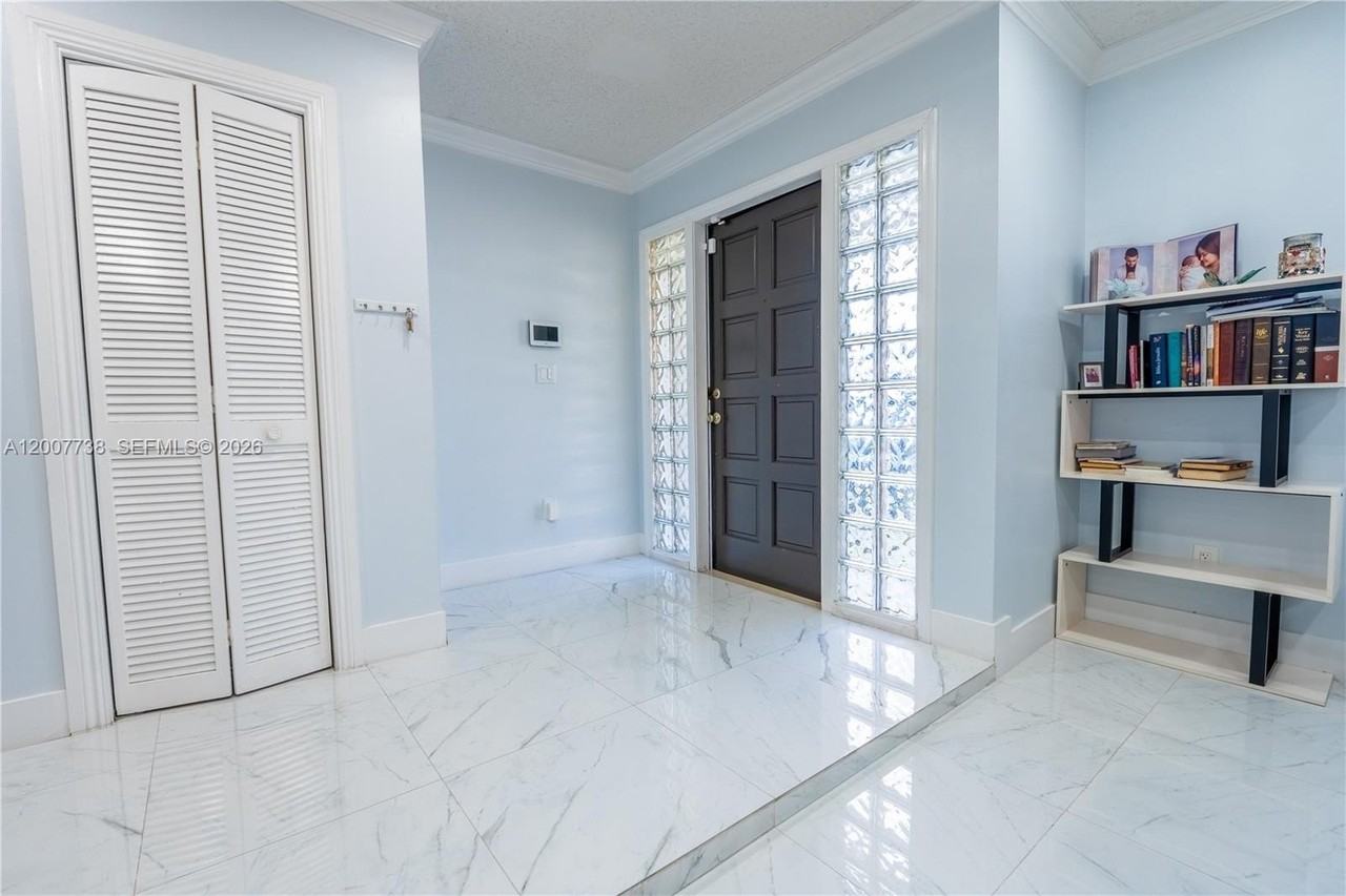 10750 Sw 173rd St - Photo 2 of 17