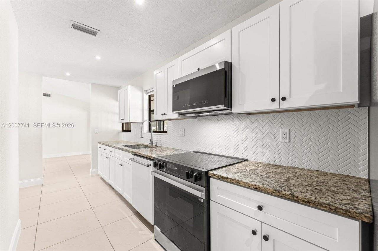 18055 W Sycamore Dr #1 - Photo 2 of 13