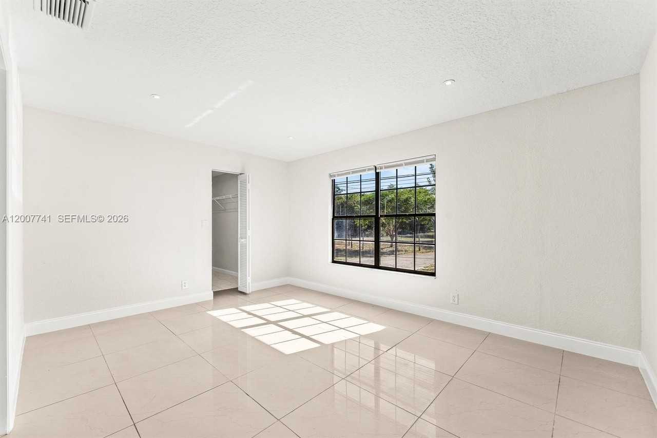 18055 W Sycamore Dr #1 - Photo 6 of 13