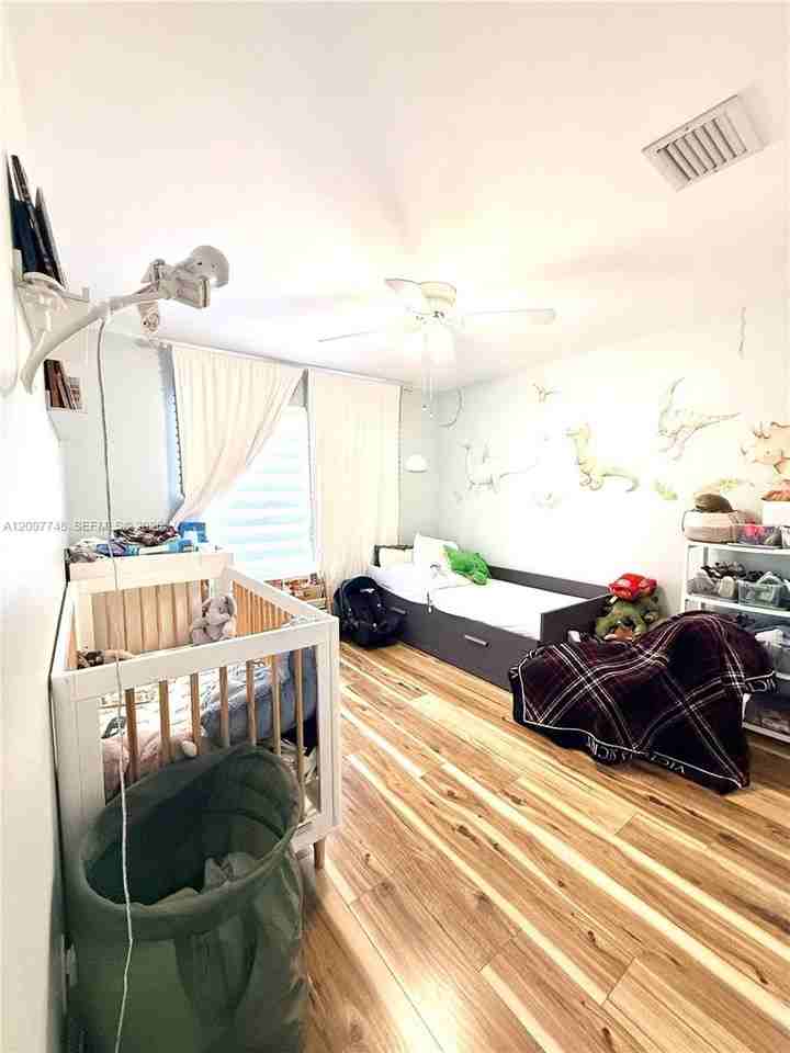 3221 Sw 173rd Ter #0 - Photo 7 of 40