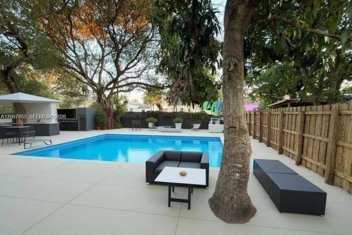 854 Nw 76th St - Photo 5 of 21