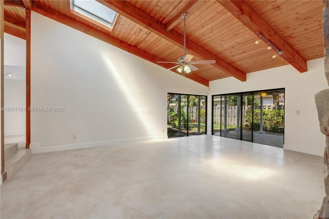 9103 Sw 78th Pl - Photo 5 of 18