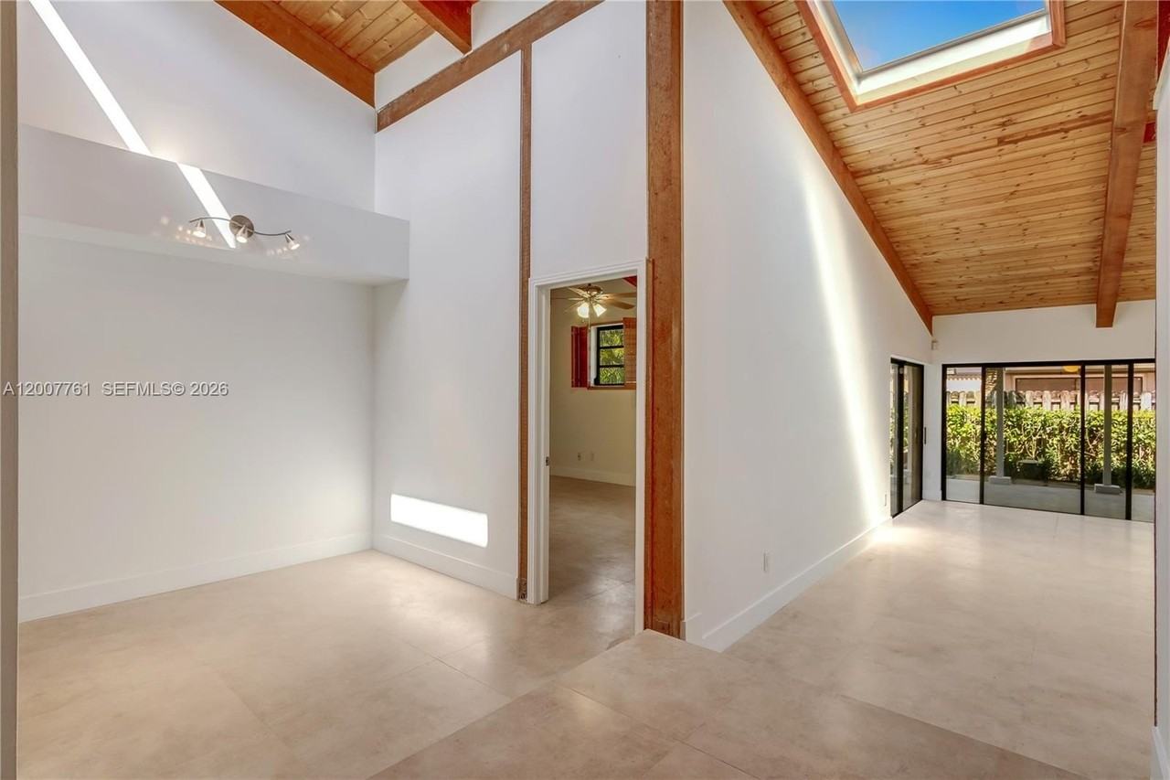 9103 Sw 78th Pl - Photo 7 of 18