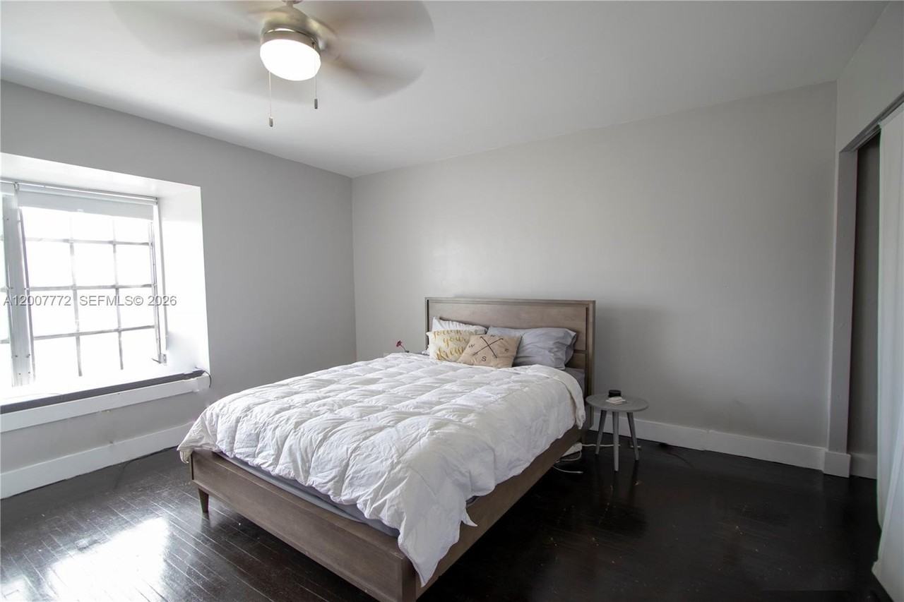 2117 Ne 123rd St - Photo 6 of 14