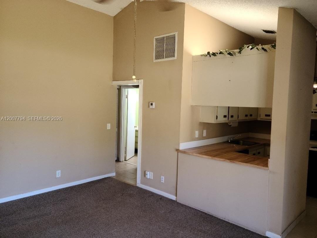 1954 Windsor Dr #1954 - Photo 3 of 7