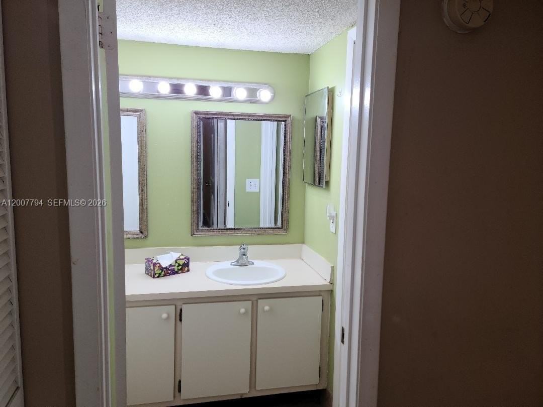 1954 Windsor Dr #1954 - Photo 5 of 7