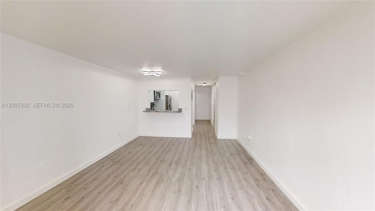 1441 Lincoln Rd #309 - Photo 6 of 21