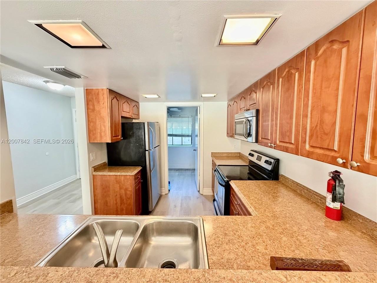 4403 Sw 70th Ter #4403 - Photo 5 of 23