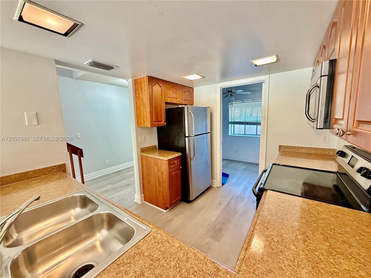 4403 Sw 70th Ter #4403 - Photo 6 of 23