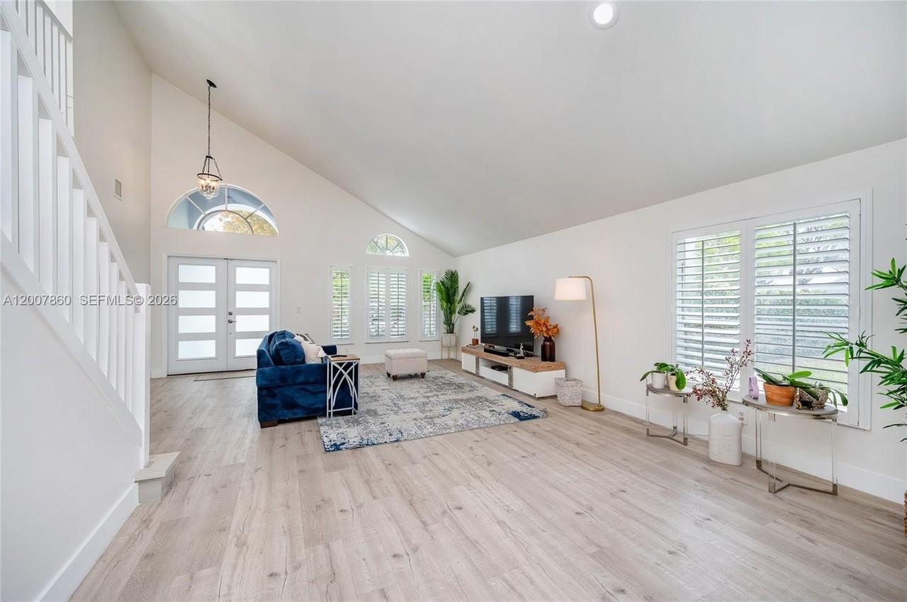 1381 Nw 144th Ave - Photo 4 of 50