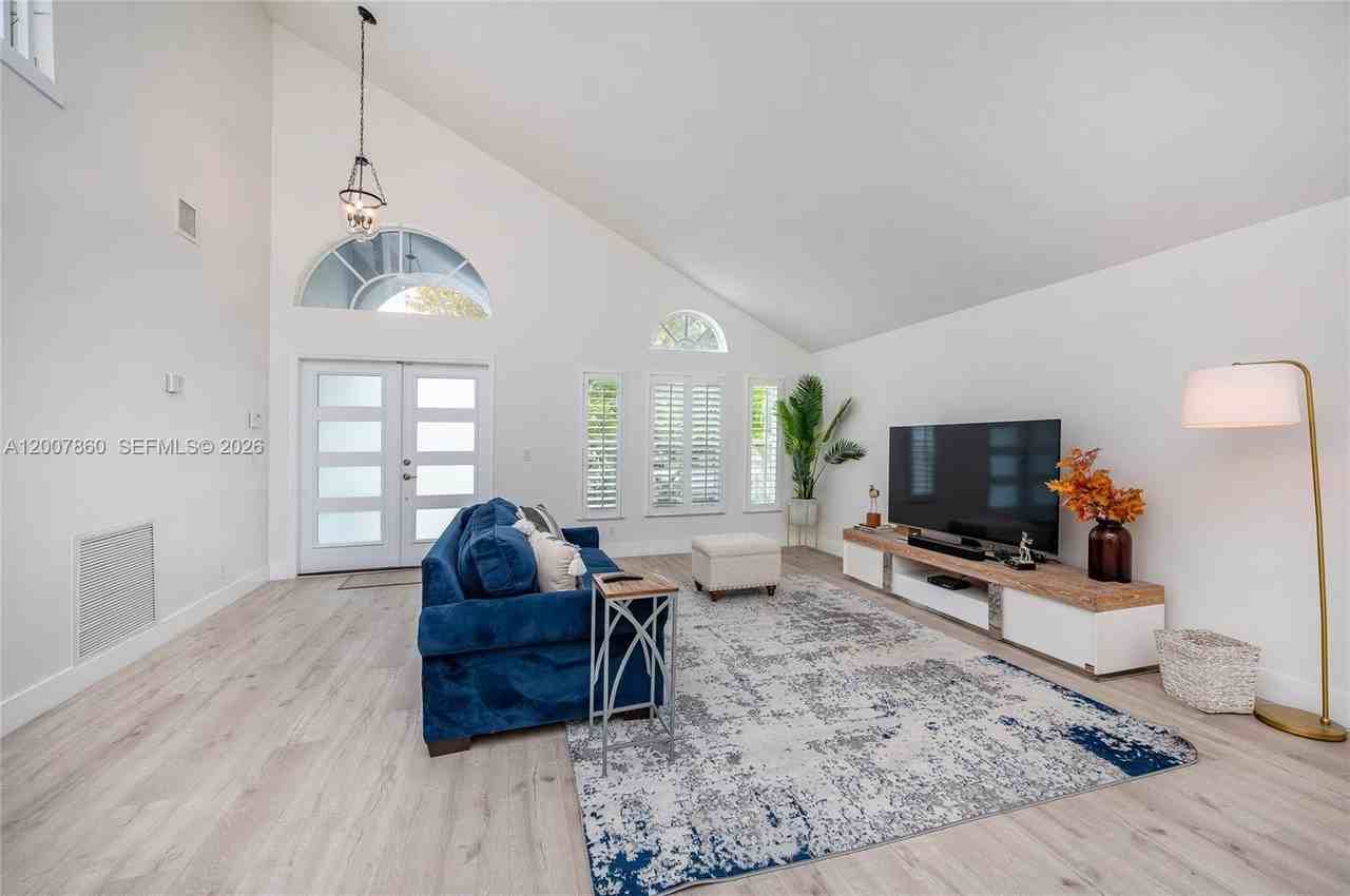 1381 Nw 144th Ave - Photo 5 of 50