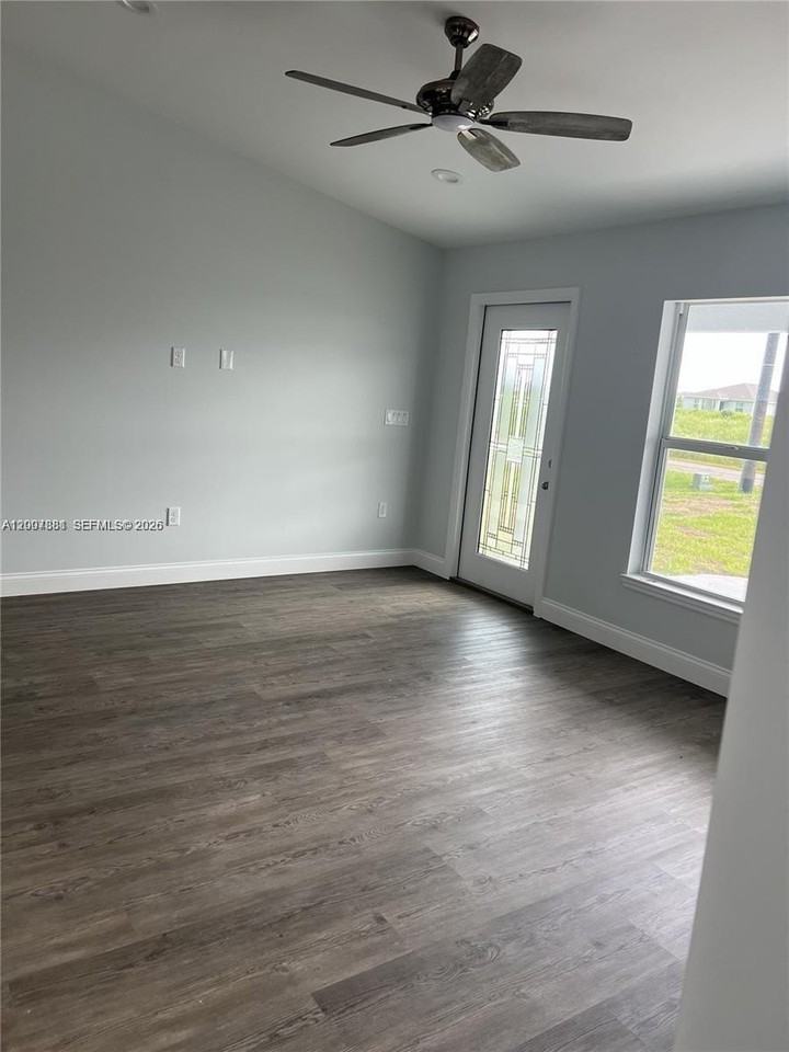634 Royce Rd - Photo 2 of 25